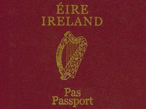 Brexit, molti britannici richiedono il passaporto irlandese