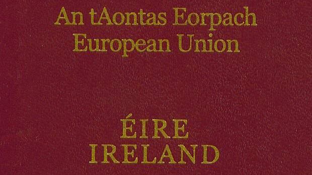Brexit, molti britannici richiedono il passaporto irlandese