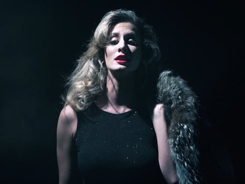 Dopo l'attacco al gay pride, Stella Manente perde sponsor