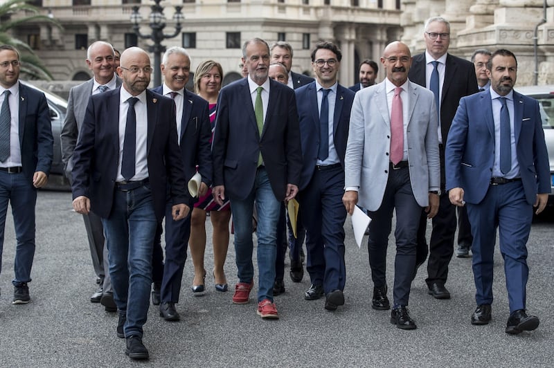 Legge elettorale, Calderoli consegna il quesito referendario in Cassazione 4