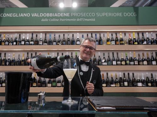 Torna il Vinitaly: la sfida degli imprenditori a dazi, burocrazia e ideologie