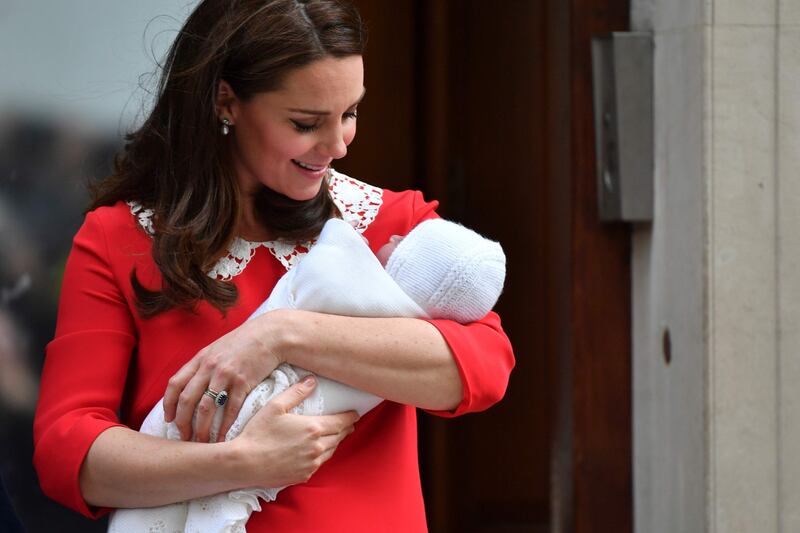 Kate Middleton raggiante dopo il parto 1