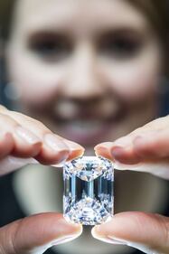 Il diamante "perfetto" all'asta per 20 milioni di dollari 2