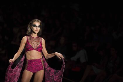 Brasile, curve mozzafiato alla settimana della moda 5