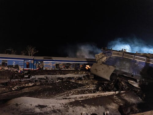 Le immagini del terribile incidente ferroviario in Grecia
