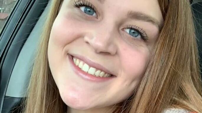 Uccisa e decapitata dall'ex, poi la testa tra i rifiuti: l'orrore sulla 22enne incinta