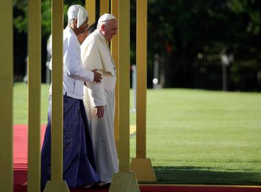 Il viaggio del Papa in Myanmar 12