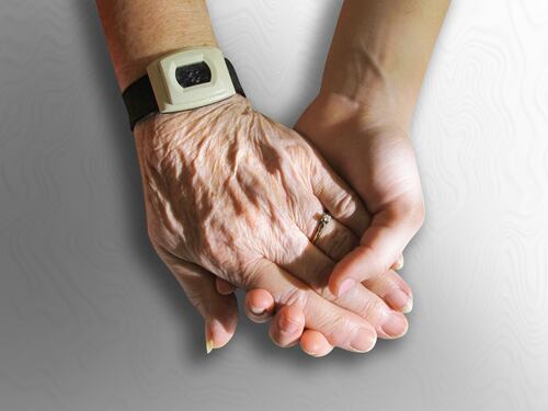 La solidarietà senza tempo di chi ha vissuto per il lavoro