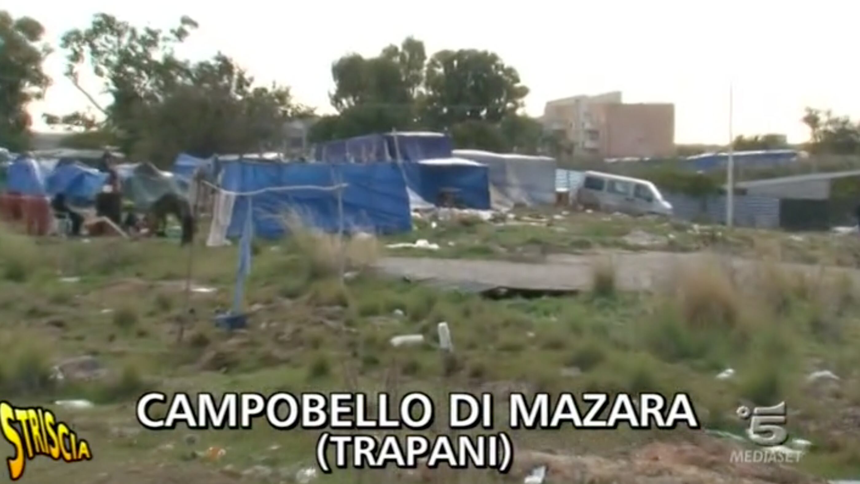 I migranti si accampano in un sito archeologico preistorico