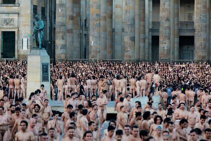 Bogotà, 6mila nudi in piazza: in posa per Tunick 19