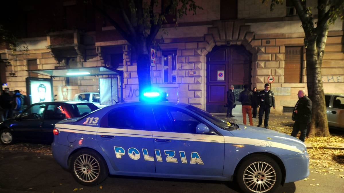 Per le vie del centro col fucile in mano: così il tunisino ha scatenato il caos a Bergamo