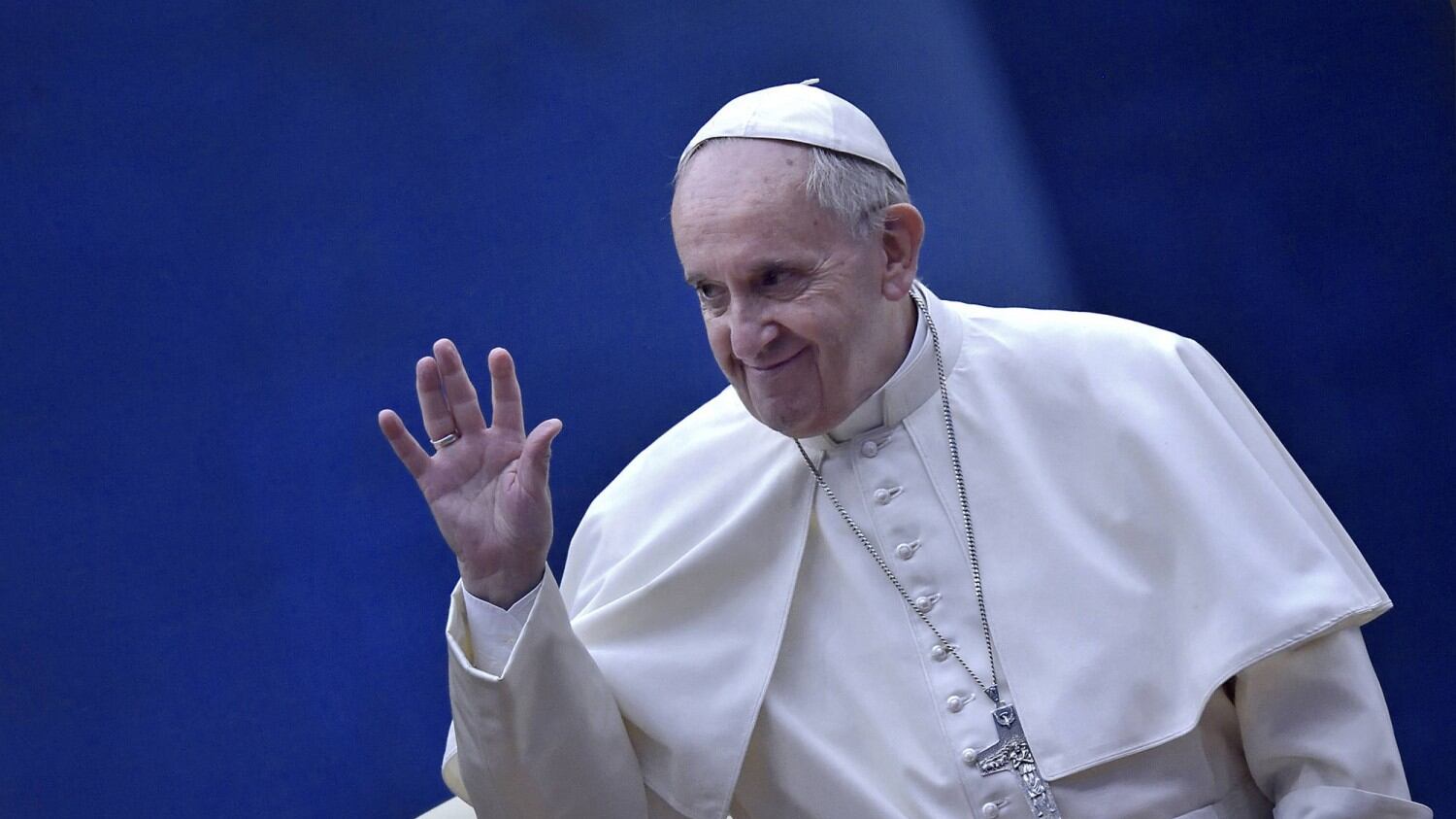 Dagli immigrati alla ricchezza adesso il Papa svolta a sinistra