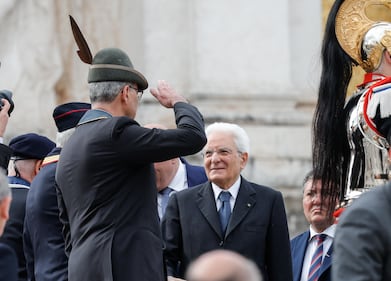 25 aprile, Mattarella e Meloni all'Altare della Patria 2