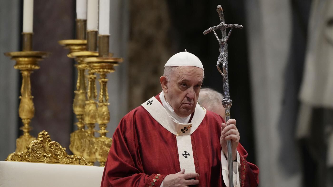 Lo schiaffo del Papa ai corvi: "Qualcuno mi voleva morto"