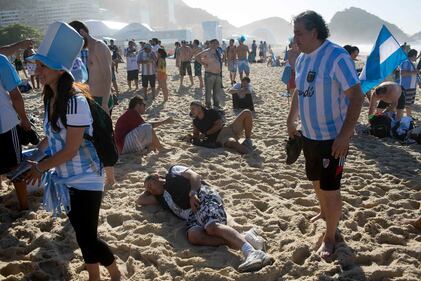 Migliaia di tifosi invadono Rio 5
