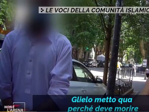 La minaccia choc dell'islamico: "Vi dico quando la donna va accoltellata"