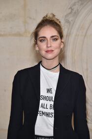 Chiara Ferragni hot, la gonna è inguinale 28