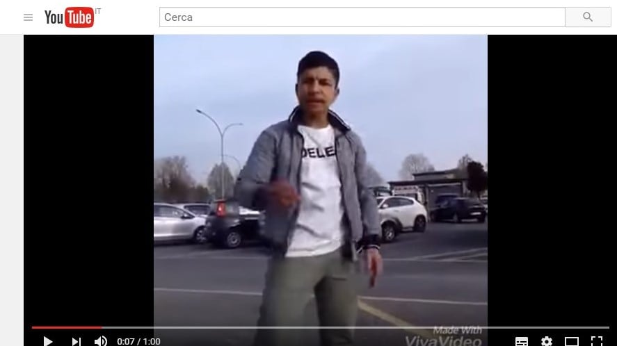 'Il rap dello zingaro', il video che fa indignare gli italiani