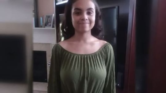 "Quella maglietta è troppo scollata", studentessa sospesa e bocciata