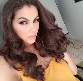 Valentina Nappi, lato b sui social 3
