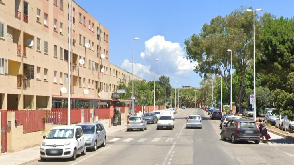 Cagliari, si arrampica fino a 4° piano per andare dalla fidanzata e cade: morto 32enne