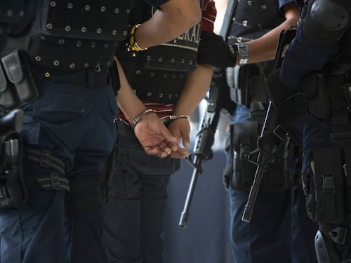 Messico, scontri tra polizia e narcos: arrestato figlio di El Chapo