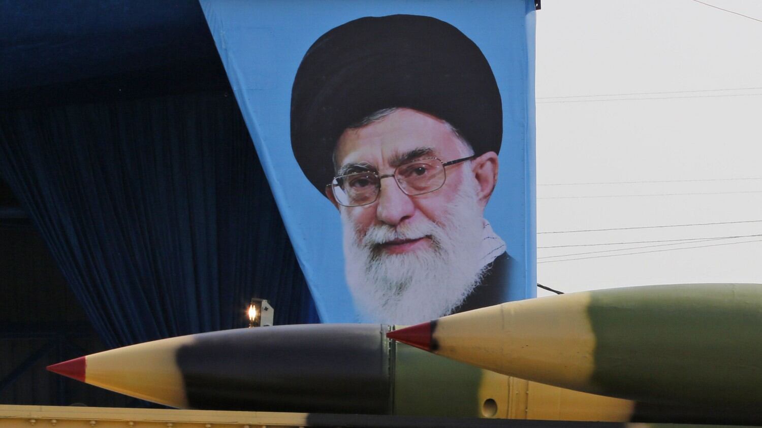 Iran-Usa, lo scontro fra Trump e gli Ayatollah fa tremare il mondo