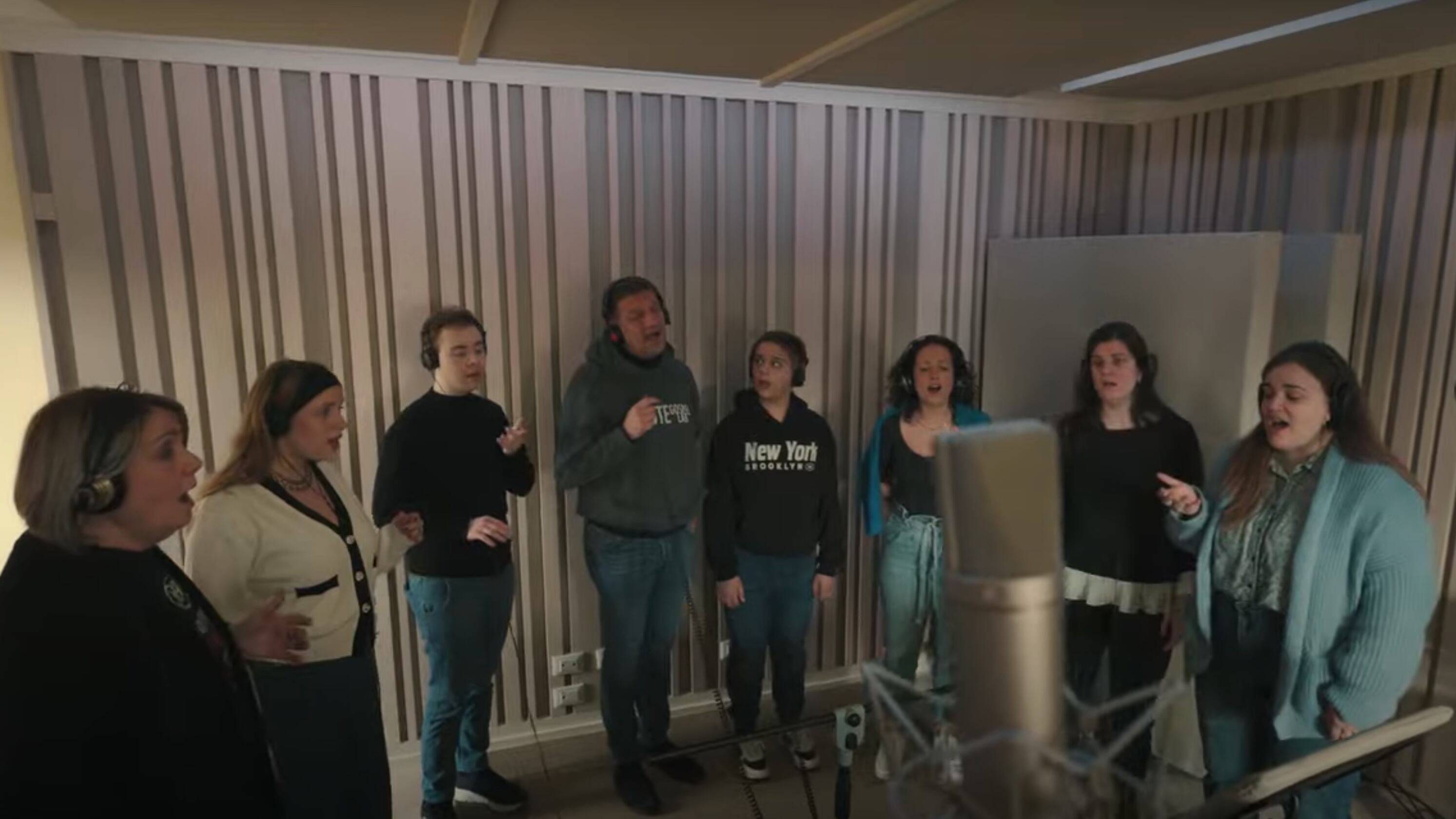 L'inclusione in un brano musicale: "Più di quanto immagini"