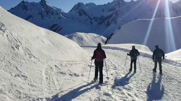 Proteste contro Speranza. E una stazione sciistica apre nonostante i divieti