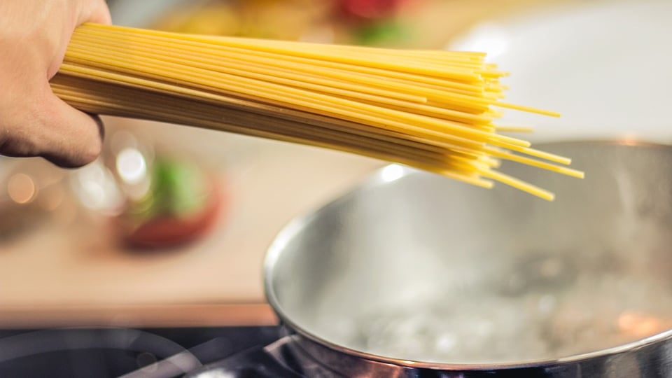 A Lione difende la pasta al dente: licenziato