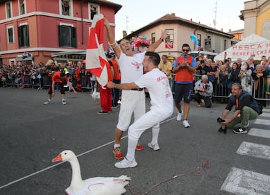 Un blitz animalista ferma il Palio delle oche 4