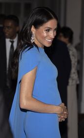 Meghan Markle, i primi scatti in abito premaman 6