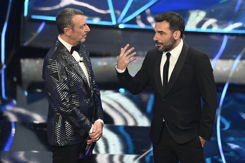 Sanremo 2024: ecco il look della terza serata del Festival di conduttore, co-conduttrice e ospiti 20