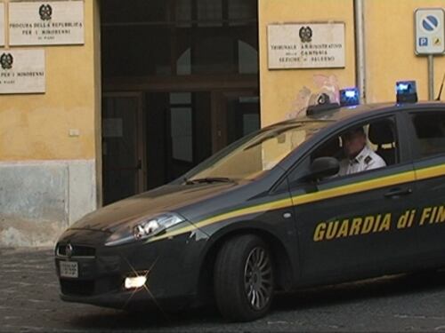 Maxitruffa a Tar e gestori, migliaia di sim fasulle attivate a spese nostr