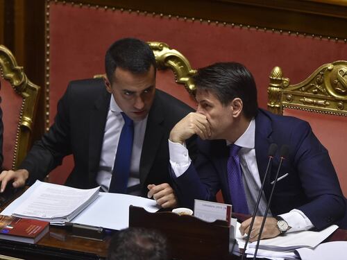 Il M5s cerca l'inciucio col Pd per non andare a elezioni