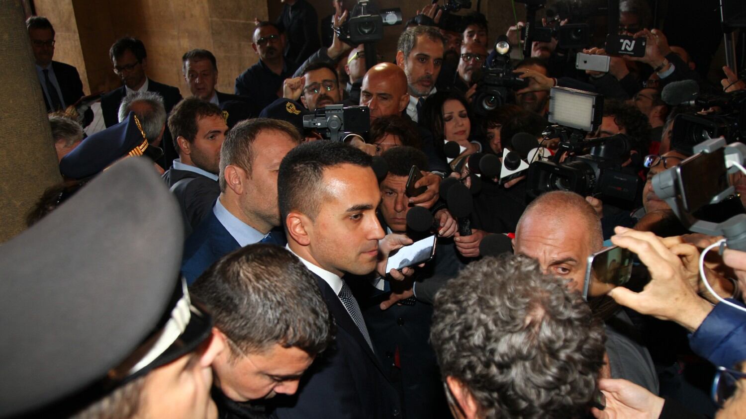 Di Maio punta il dito contro Salvini: "Da Orban? Lui voleva l'austerity"