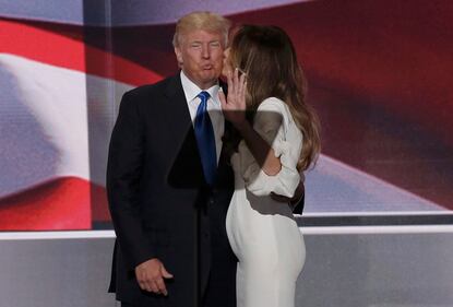 Melania, l'aspirante first lady in abito bianco alla convention 4