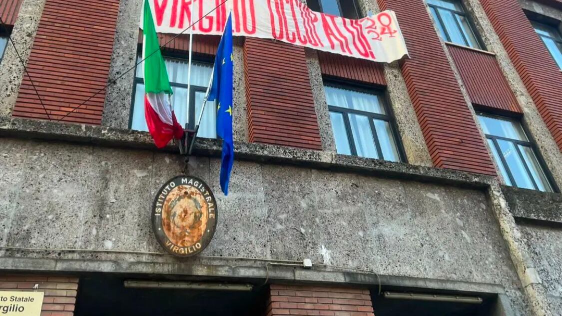 Occupazioni delle scuole, il ministero dell'Istruzione si costituirà parte civile: "Chi rompe paga"