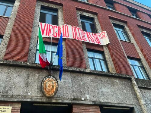 Occupazioni delle scuole, il ministero dell'Istruzione si costituirà parte civile: "Chi rompe paga"