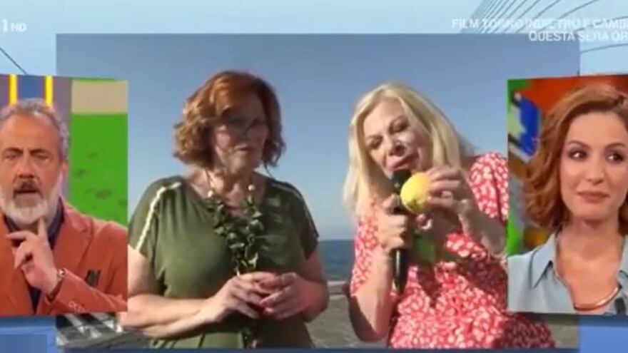 "Cosa metto qui per stare fresca". La rivelazione hot di Sandra Milo