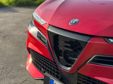 Alfa Romeo Junior Veloce: la gallery del crossover sportivo elettrico da 280 CV 5