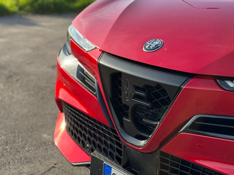 Alfa Romeo Junior Veloce: la gallery del crossover sportivo elettrico da 280 CV 5