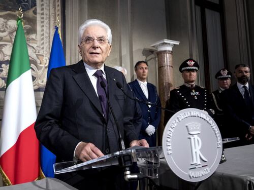 Di Battista senior la spara ancora e minaccia Mattarella: "Poveretto, ti ricordi la Bastiglia?”