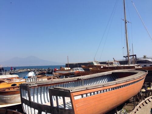 Il gozzo, nave simbolo di Napoli
