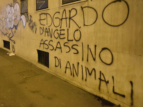 Minacce con nomi, indirizzi e foto per 4 ricercatori