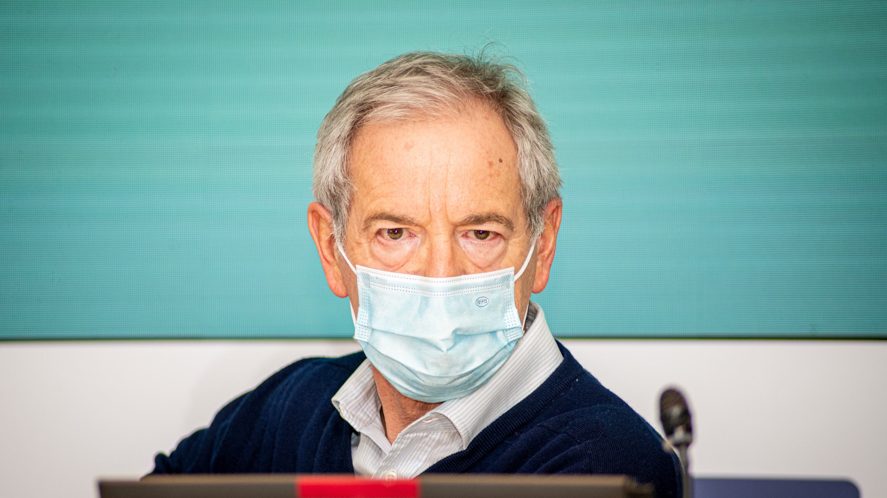 Bertolaso accelera le vaccinazioni "Dosi settimanali a quota 840mila"