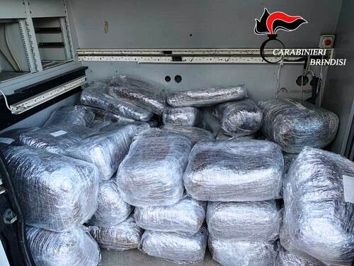 Brindisi, sequestrati oltre duecento chili di marijuana