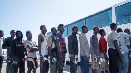 Trentino, stop ai corsi di italiano per migranti. Chiusi i rubinetti all'accoglienza