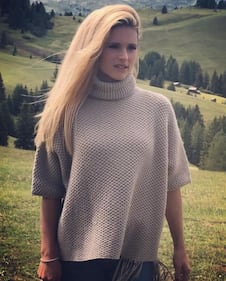 Michelle Hunziker sexy in vacanza 11