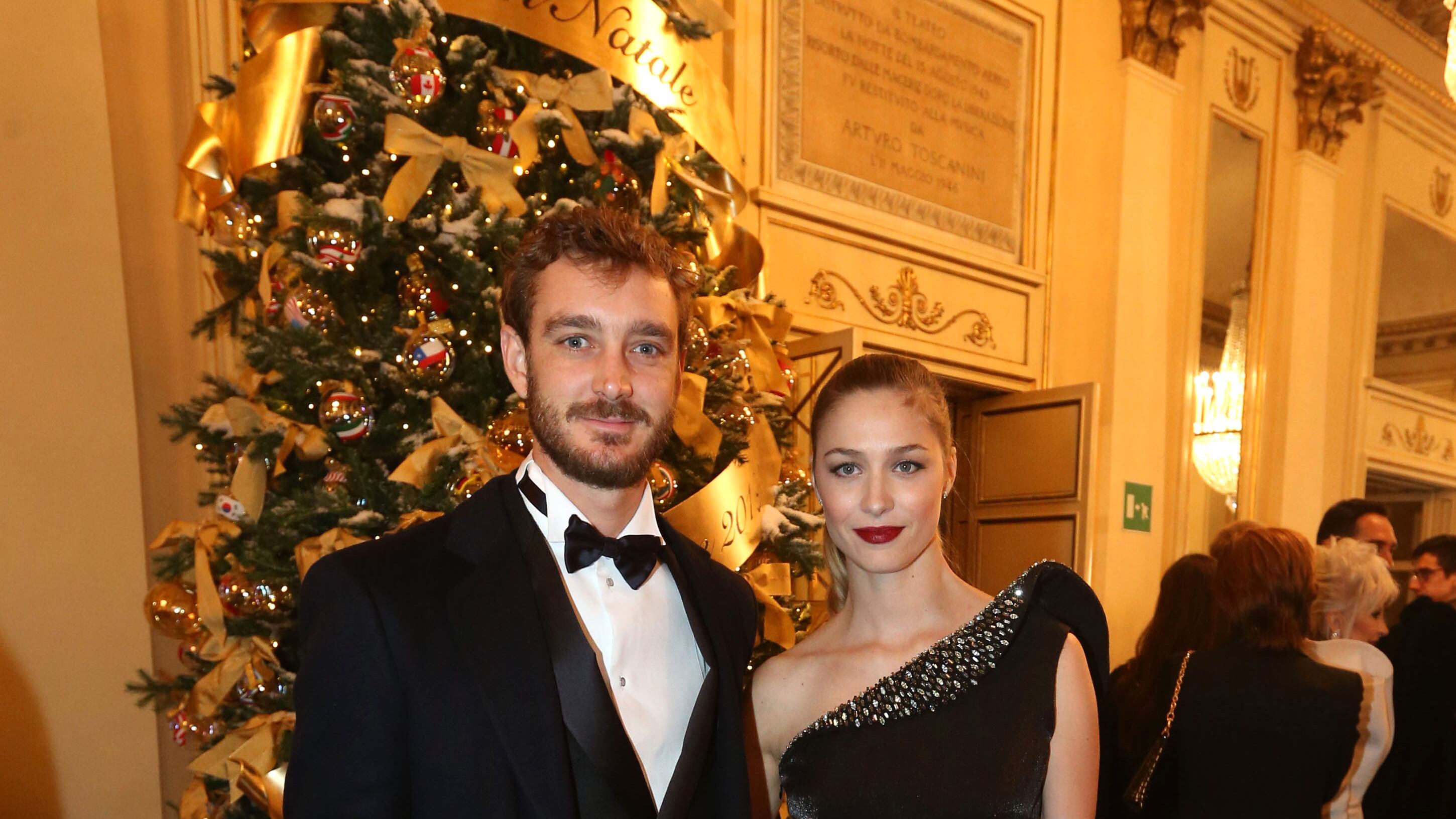 Torna il lusso chic. E domina il nero